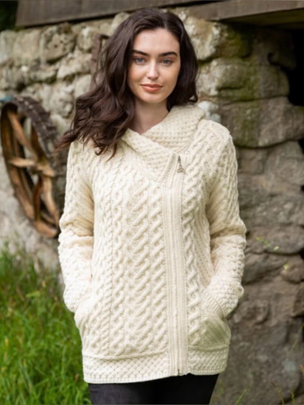 Iniscraft merino wool Women's Signature Aran Celtic Zipper Hooded Cardigan sz L